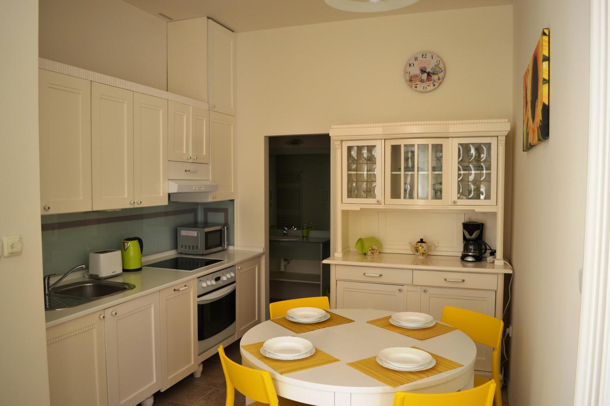 Sunflower 2Bdr Flat By Ruterra Prag Exteriör bild