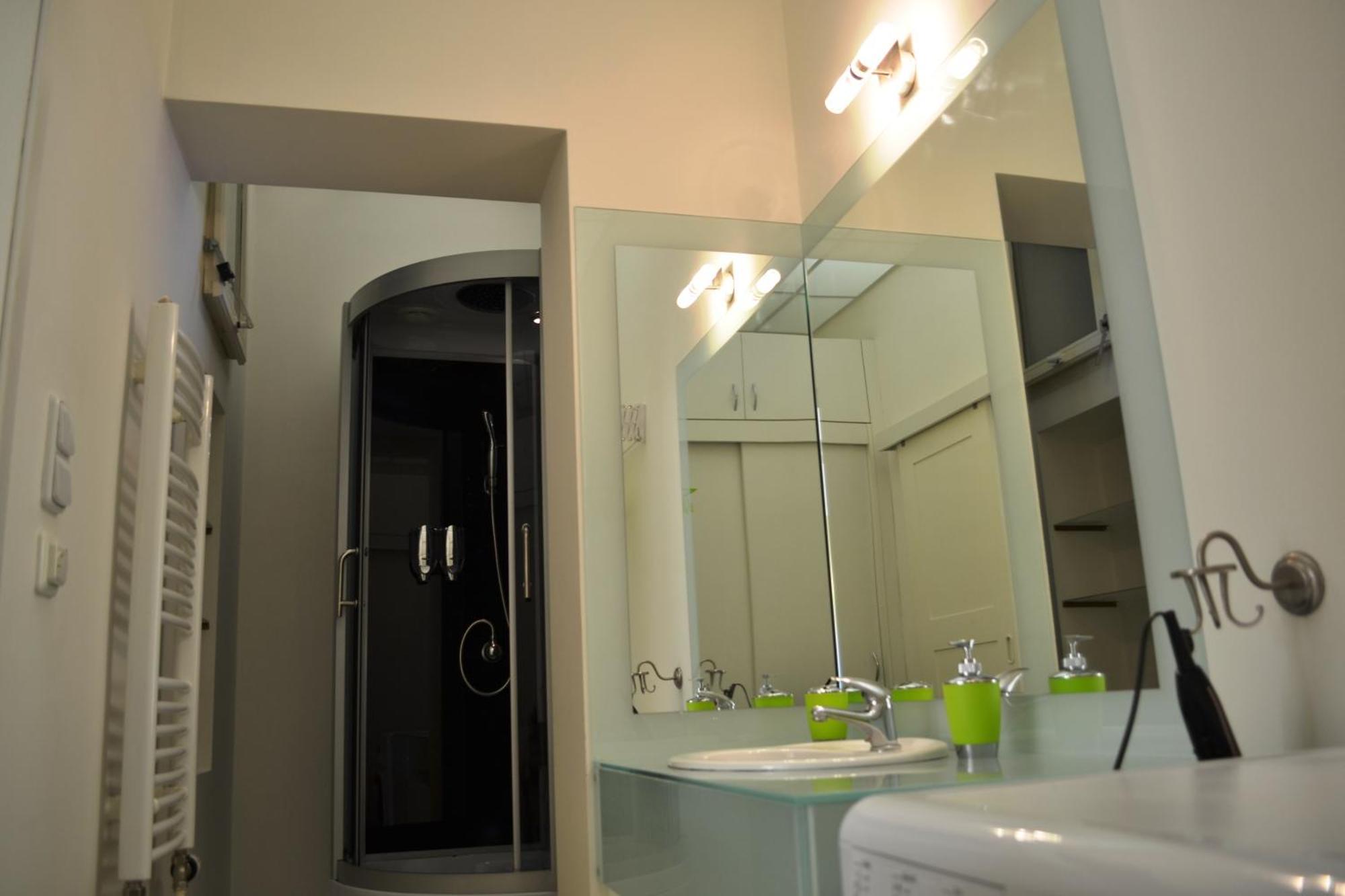 Sunflower 2Bdr Flat By Ruterra Prag Exteriör bild