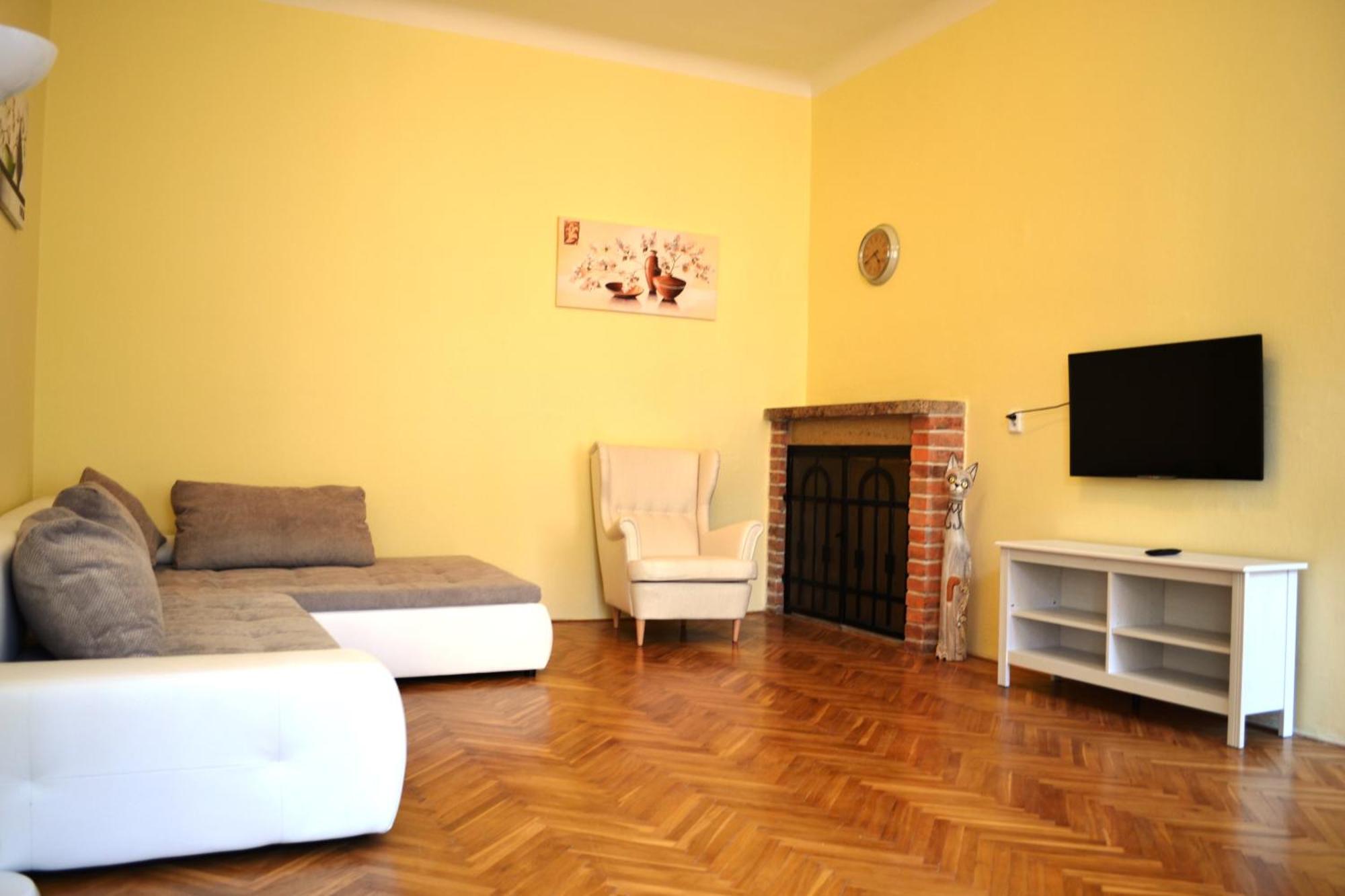 Sunflower 2Bdr Flat By Ruterra Prag Exteriör bild