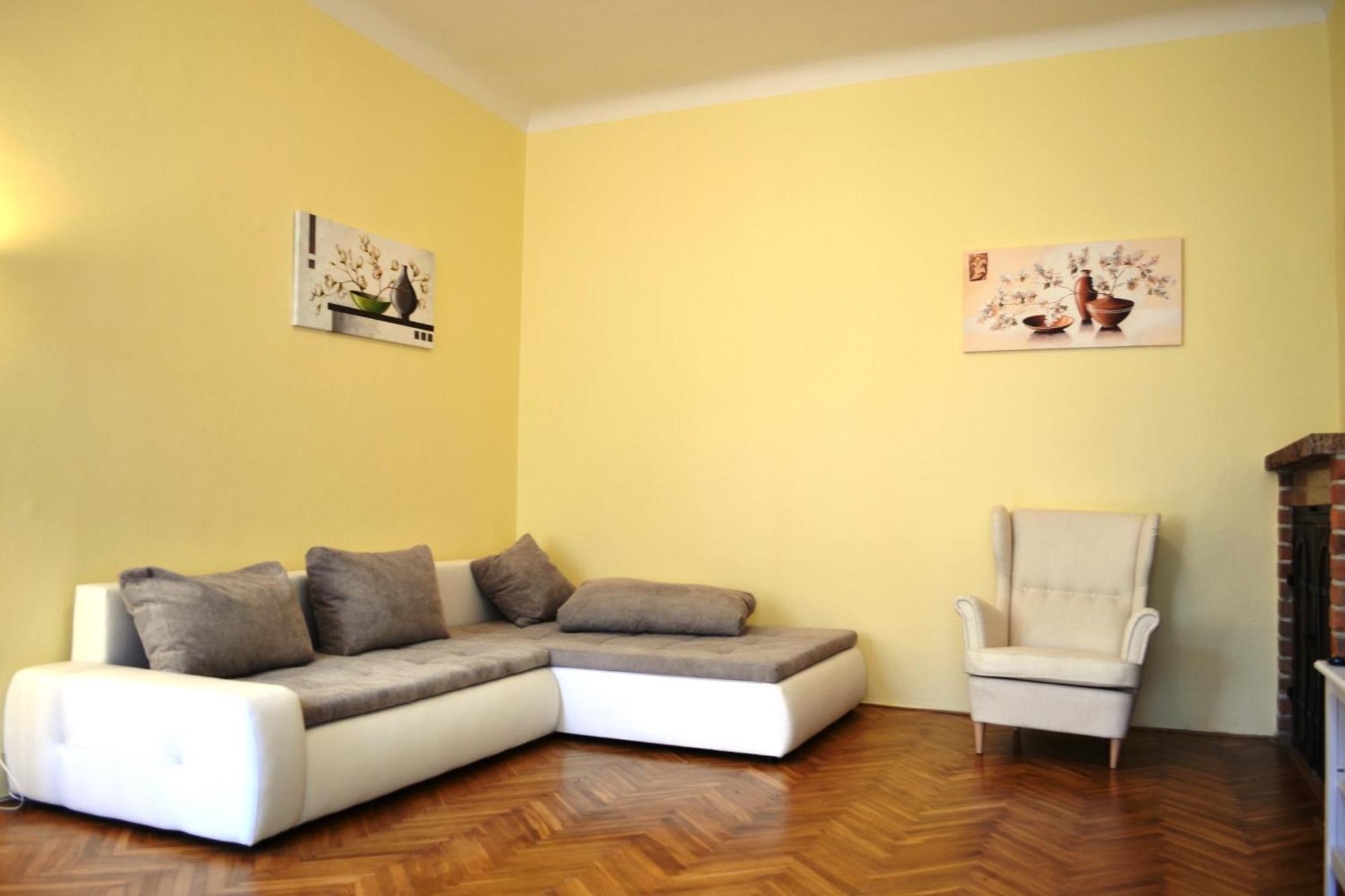 Sunflower 2Bdr Flat By Ruterra Prag Exteriör bild